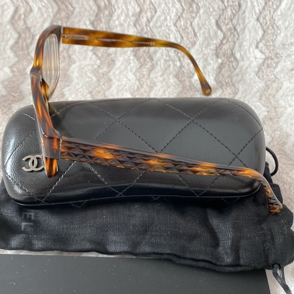 Chanel Tortoise Shell Frames with Prescription Lenses and Leather Case - Picture 5 of 7